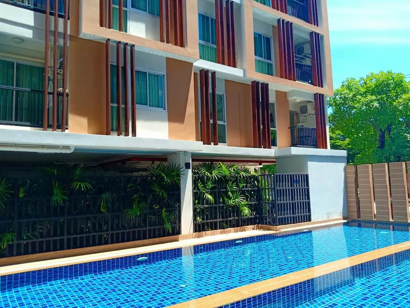 1 bedroom apartment, living room pool, Gym Laundry - Image 1