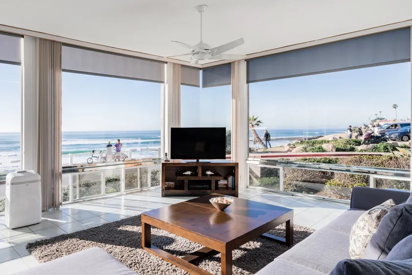 Windansea Beach Views from a Bright Apartment - Image 1