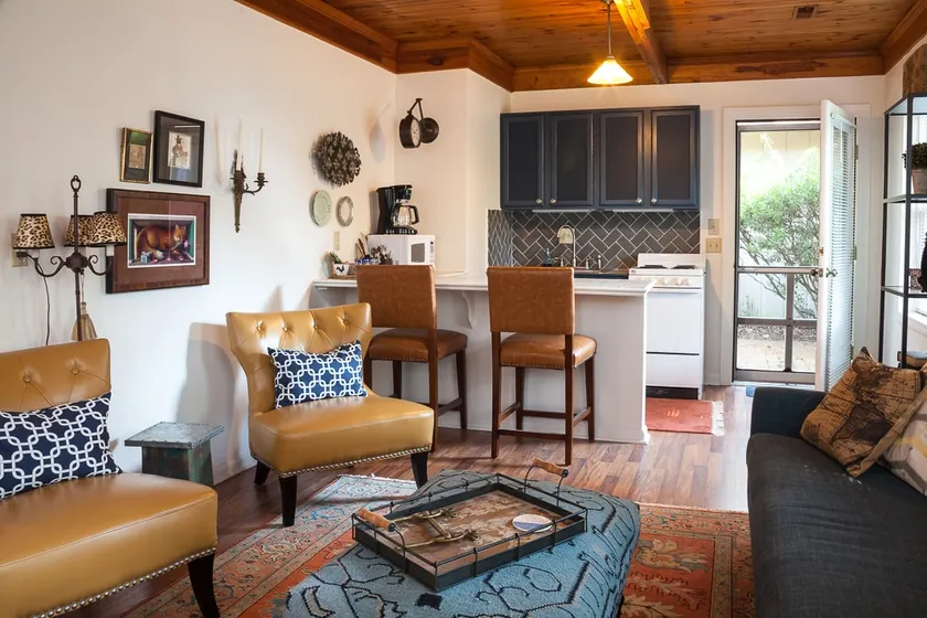 Boutique-Style Pet-Friendly Horse Farm | Fox Den - Image 1