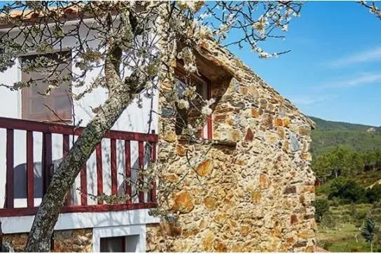 Casas da Encosta - Image 1