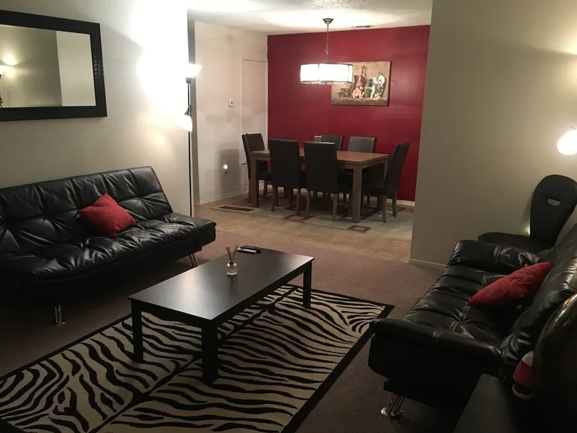2/2 Cozy apartment unit #4E - Image 1