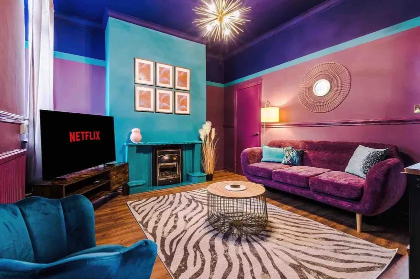 Spacious and Modern 5 BR House - Image 1