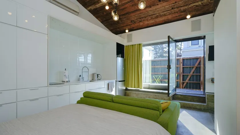 Bright Minimalist Studio Walkable to Piedmont Ave - Image 1
