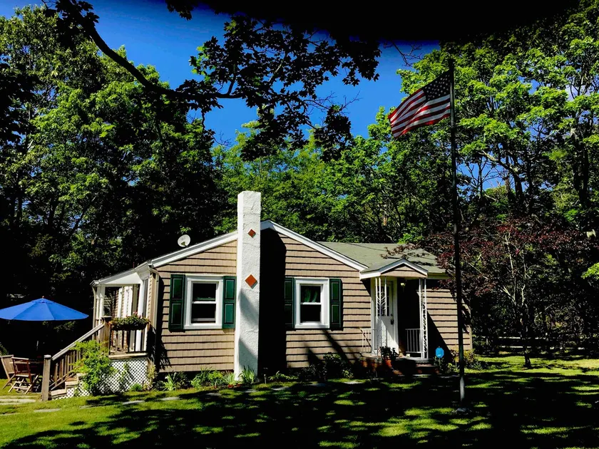 Hamptons cozy cottage - Image 1