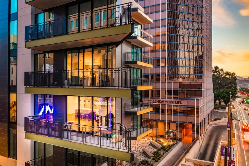 Sunrise Elegance Loft with Balcony Views - Image 1