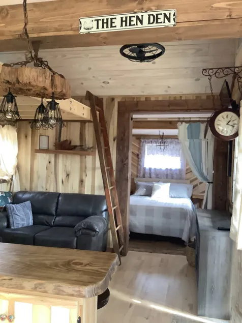The Cozy Carter Cabin - Image 1