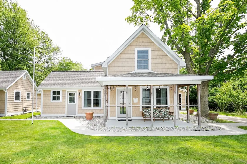 Whimsical Willow Cottage - Image 1