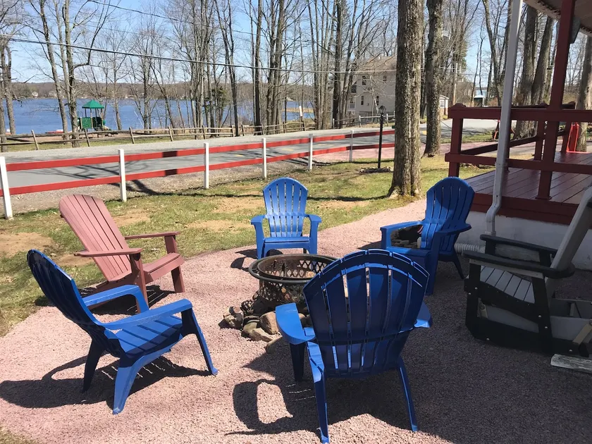 Lake View Cabin - Perfect Summer Getaway *NO FEES* - Image 1
