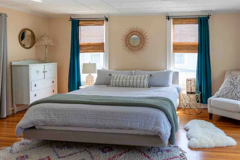 Lovely Downtown Lenox apt, walk to everything! - Image 1