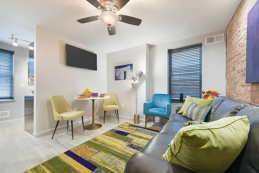 Luxury+Location+Amenities ~ Sleeps 4 on Alpine Ave - Image 1