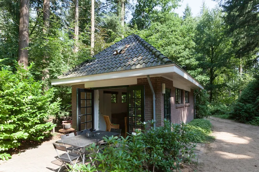 Nice vacation home in the forest - Image 1