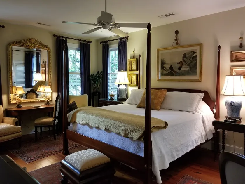 Lge Beautiful Guest Suite w Privt garden/ King Bed - Image 1