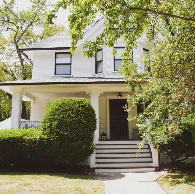 Oak Park Victorian by FLW Studio - Image 1