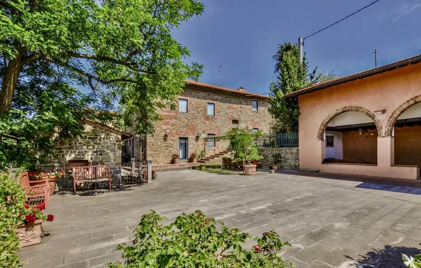 Villa Ari – Private Villa with Pool in Tuscany - Image 1