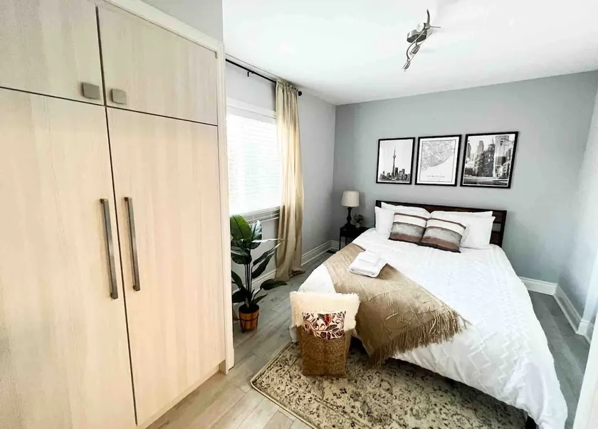 Hidden Gem in Toronto | Private House + Parking - Image 1