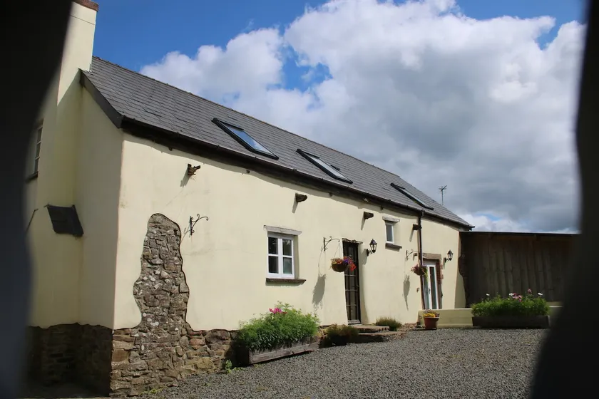 Award Winning Lower Whitsleigh Farm Cottage - Image 1