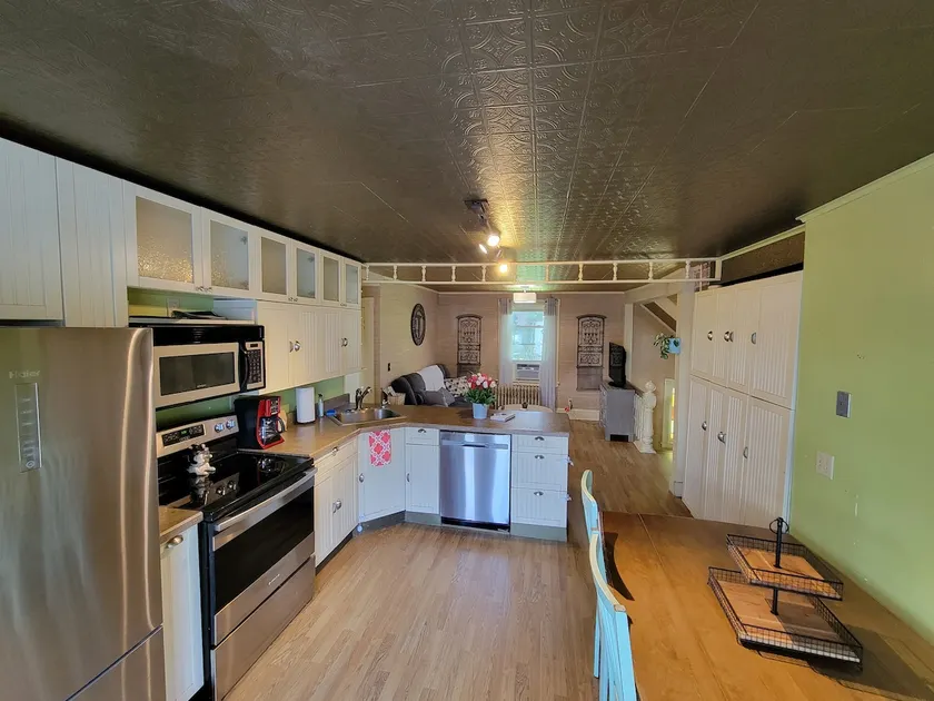 Charming Apartment in Central Pittsfield - Image 1