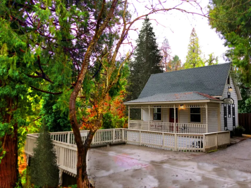 Creekside Hideaway - Image 1