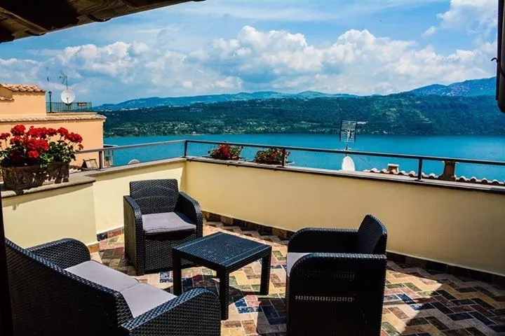 Raffaello - Lake View Suite - Image 1