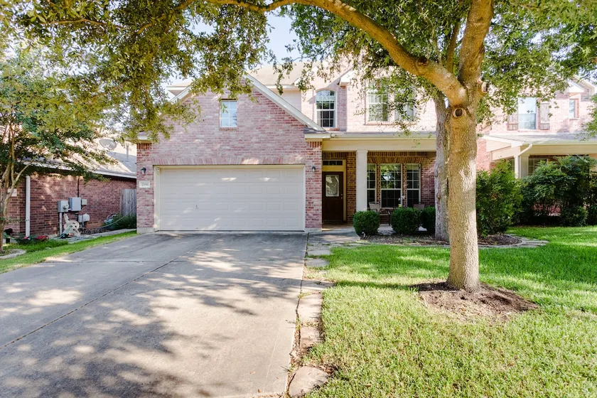 Spacious Family Paradise - 4BR, 3.5BA Sleeps 10! - Image 1
