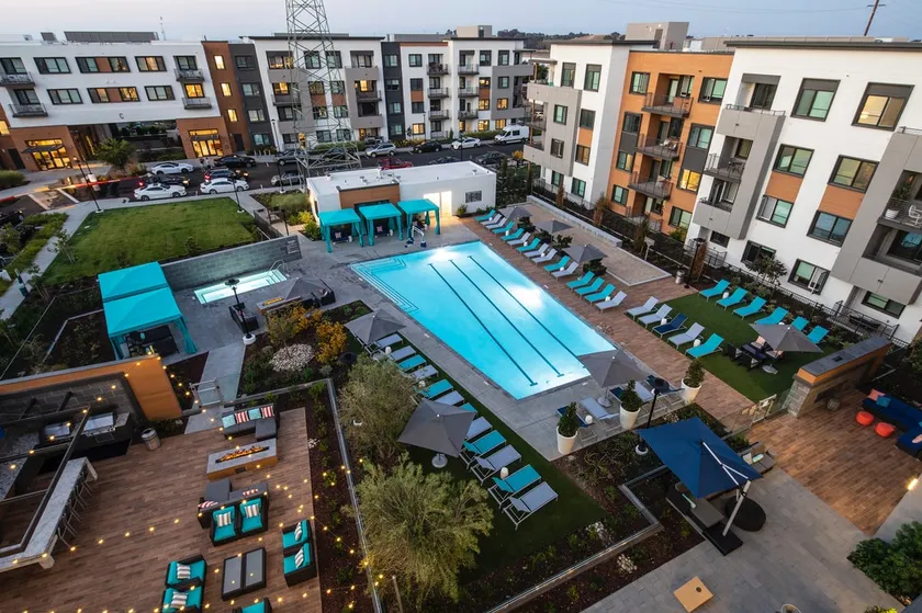 Luxury 2BR Apt near Tech Companies and Stanford - Image 1