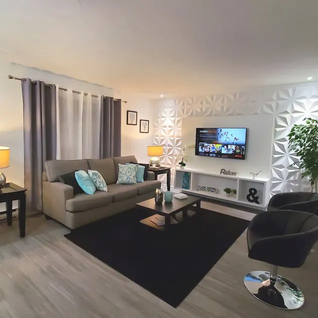 Turquoise Dream- Luxury/Style apt near the mall - Image 1
