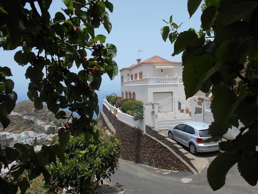 The White House in Anaga Rural Park. - Image 1