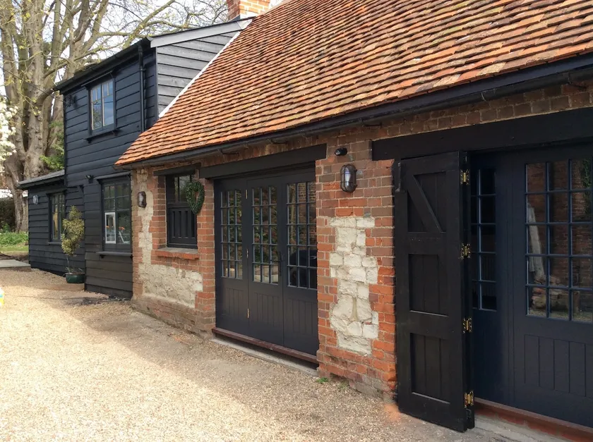 Gardeners’ Cottage (Georgian stable conversion) - Image 1