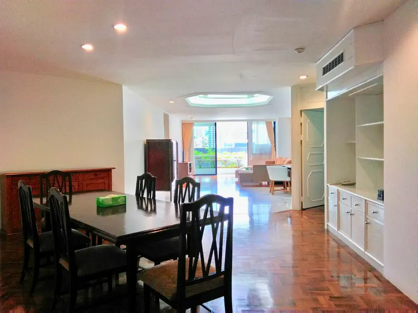 Spacious 3 bedrooms very close to sky train-11CS - Image 1
