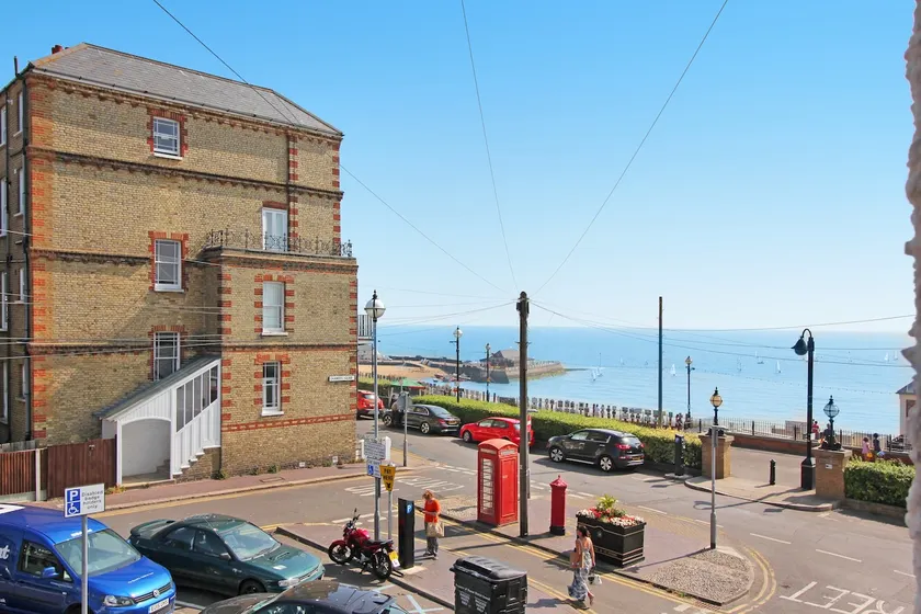 Macatsim Ocean Outlook ★ Sea Views ★ 3 Bed Flat ★ - Image 1