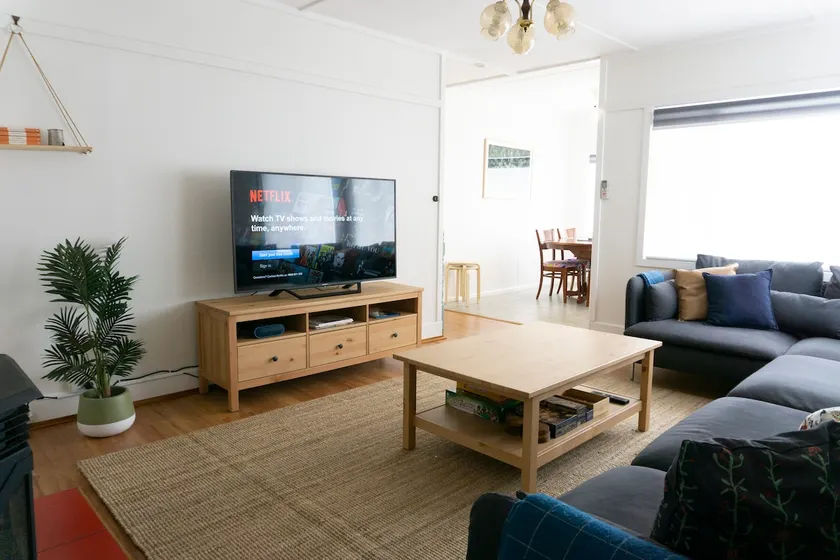 Walk to Bike Park | Cosy Cottage + Fire & Deck - Image 1