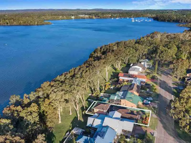 Lakeshore Stay - Image 1