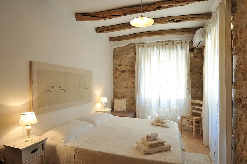 Romantic Dommu - Image 1