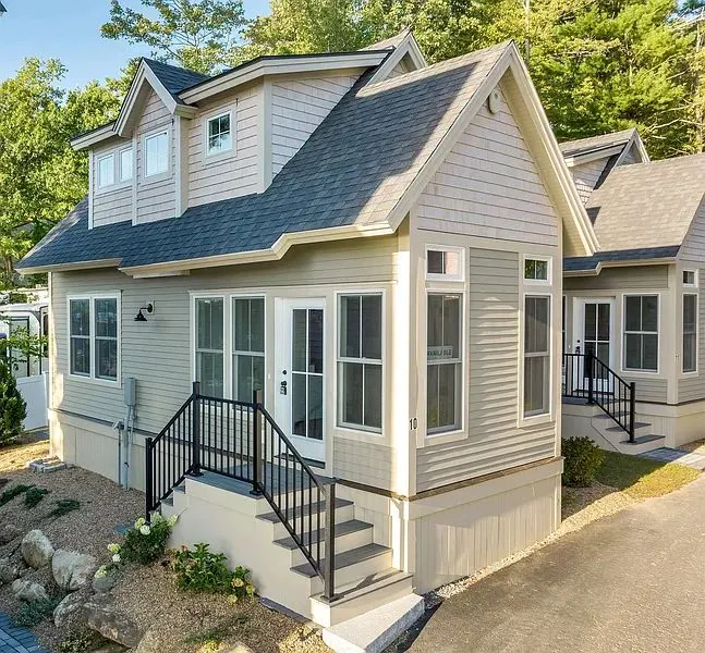 The Cottage on Paugus Bay- Near I-93 and Skiing - Image 1