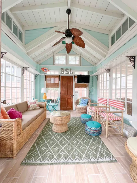 Main Street Retreat in Top-Rated Beach Town! - Image 1