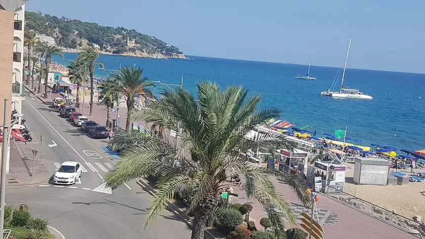 Top apartments in Lloret de Mar (Families, Couples... - Image 1