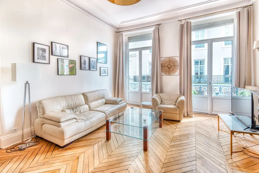 Hyper center, premium Haussmann apartment - Image 1