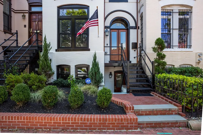 Dreamy Cap Hill Apt. near Union Station & H St. - Image 1