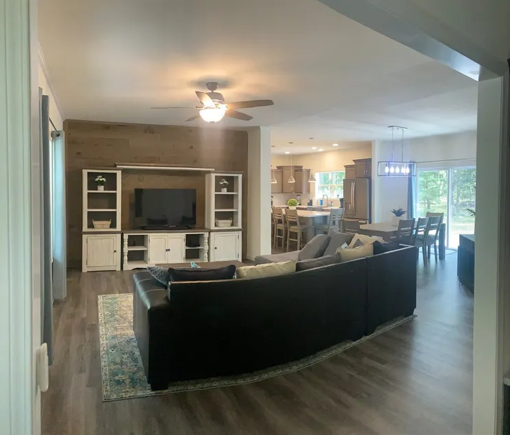 Newer Home Near Castle Rock Lake - Image 1