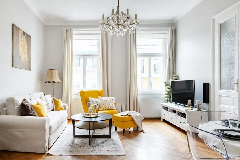 Sophisticated Viennese Apartment near Naschmarkt - Image 1
