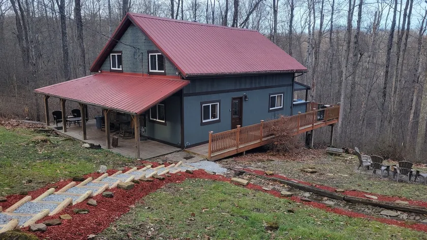 Mayapple Cabin - Rustic Retreat, Hot Tub, fire pit - Image 1