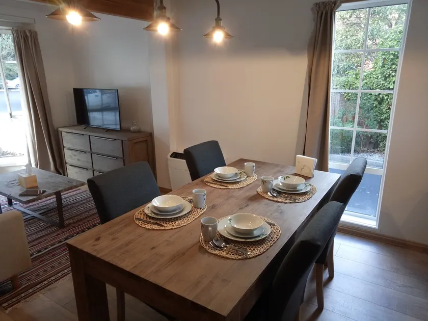 Quite central location townhouse - Image 1