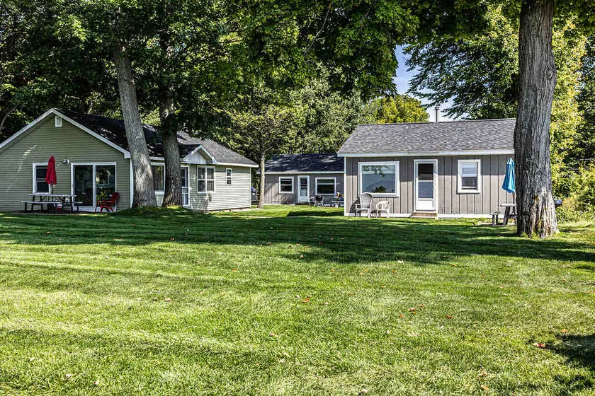 Lake Michigan Beach Cottage - Stunning Views - Image 1
