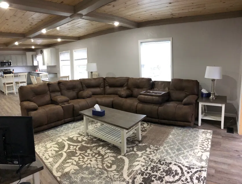 3 bdrm, 2.5 bath, new rmdl, 7 recliners, 8 guests, - Image 1