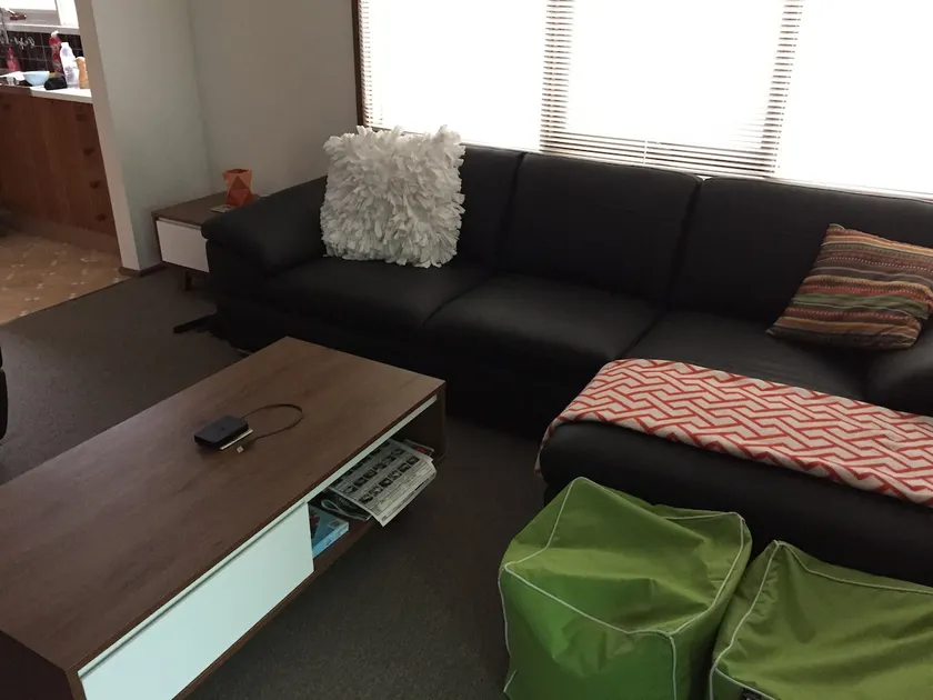 Entire unit, Amazing Location- 500m to beach - Image 1