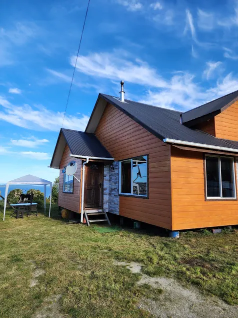 Cabin with a view of the mountains - Image 1