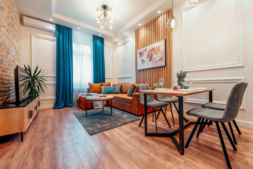 Miha Luxury Apartment Card Payment 2BR 50m from Main Square - Image 1