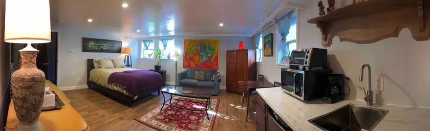 super charming studio retreat by the sea. ahhh. - Image 1