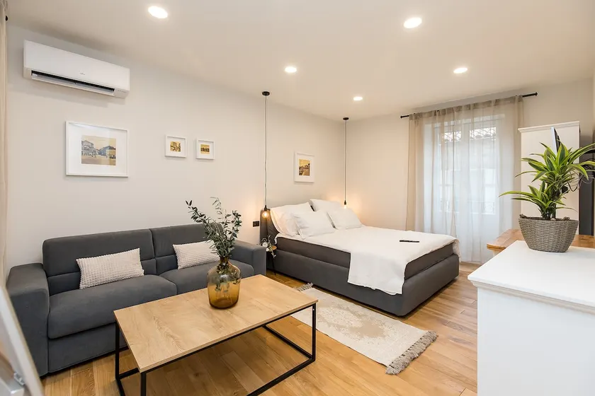 4* Premium Suite Šinjorina, Historical City Centre - Image 1