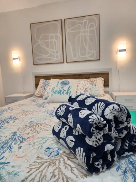 Beach Vibes Guest House - Image 1